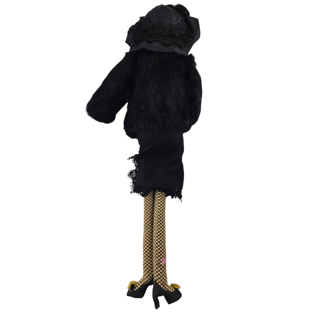 Carmen Manago | Sophia--In Her Black Rabbit Coat and Fab Hat - Picture 5 of 6